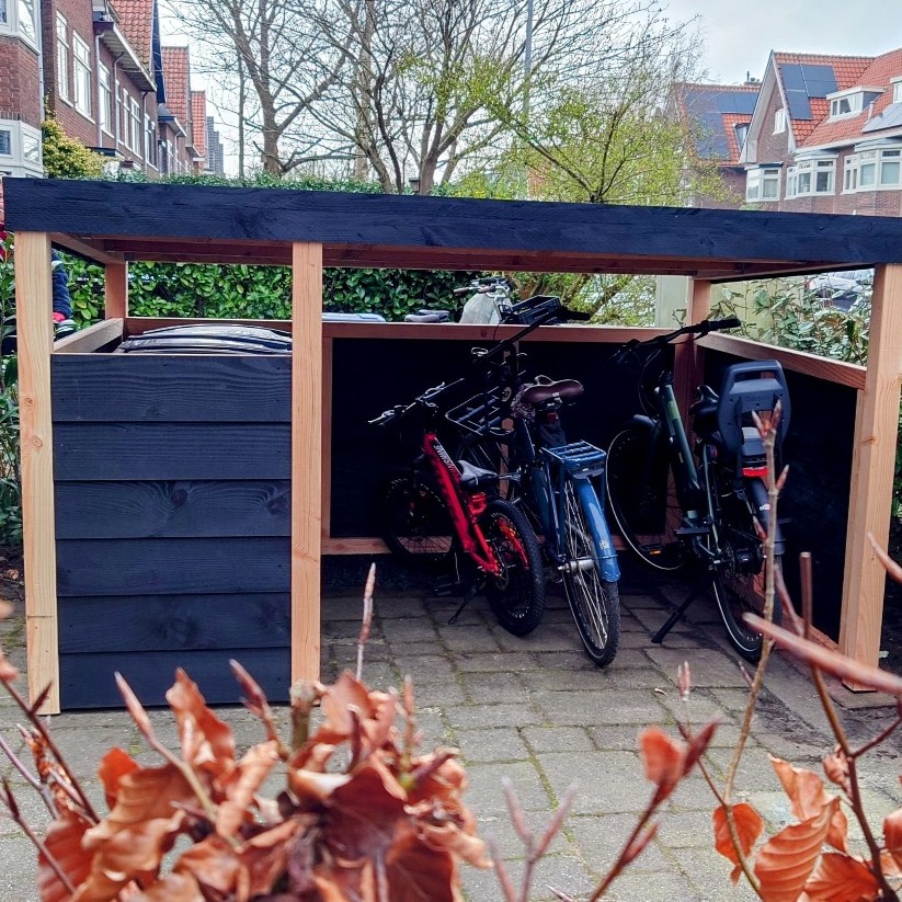 MYWOOD schuurtje Rome. Gekozen kleurstelling is duo tone. Optioneel klikoscherm links is duidelijk zichtbaar. De containers die erachter staan zijn keurig uit het zicht