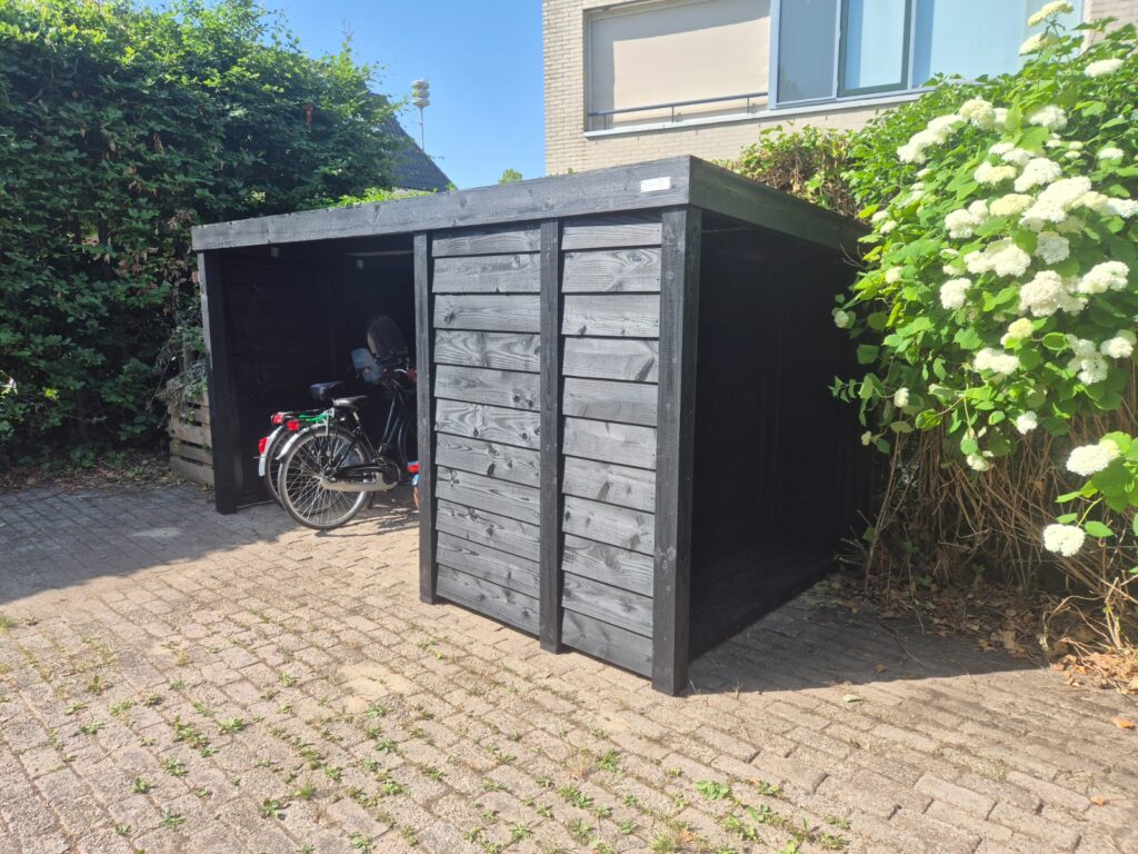 Fietsenberging met houtopslag in Oostzaan - MYWOOD