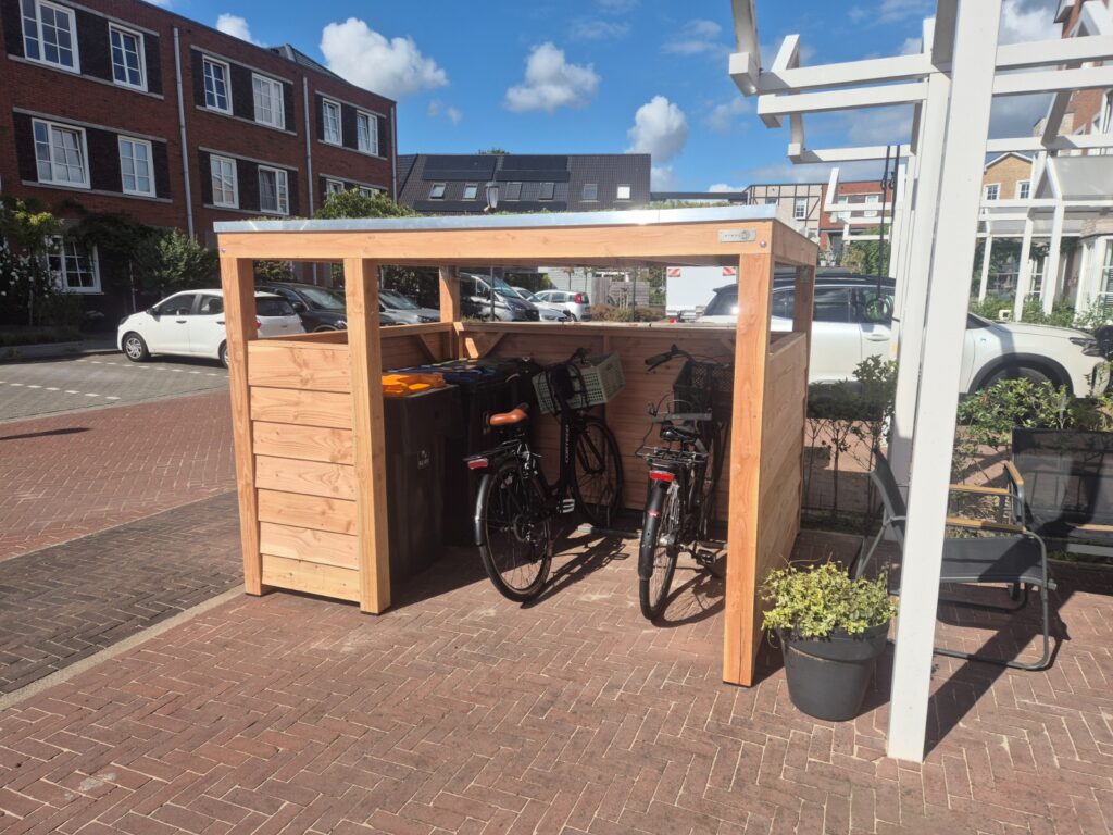 Luxe fietsenberging met groendak - MYWOOD
