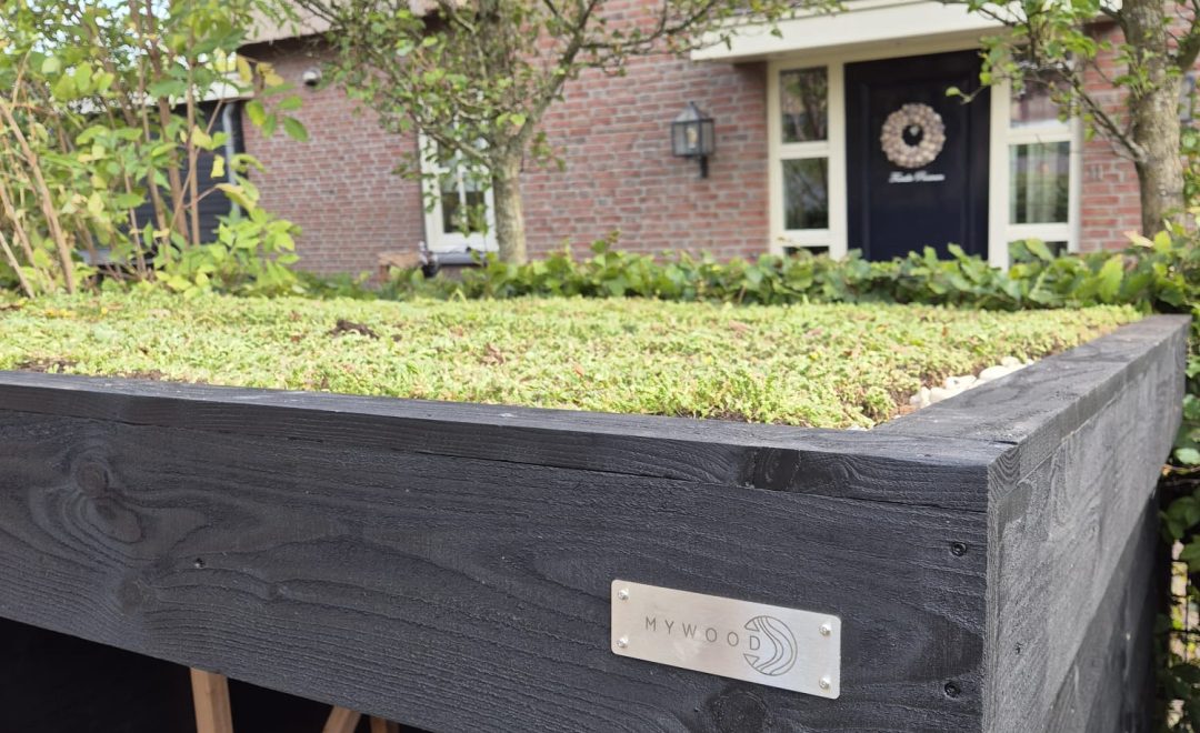 Fietsenschuur met sedumdak in Den Hoorn - MYWOOD