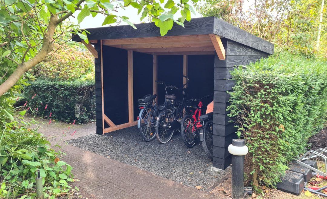 Luxe fietsenschuur met sedumdak - MYWOOD