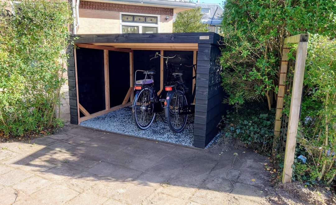 Fietsenschuur in zwart Douglashout